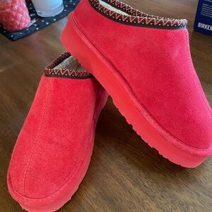 BearPaw Vibrant Pink Suede Loafers